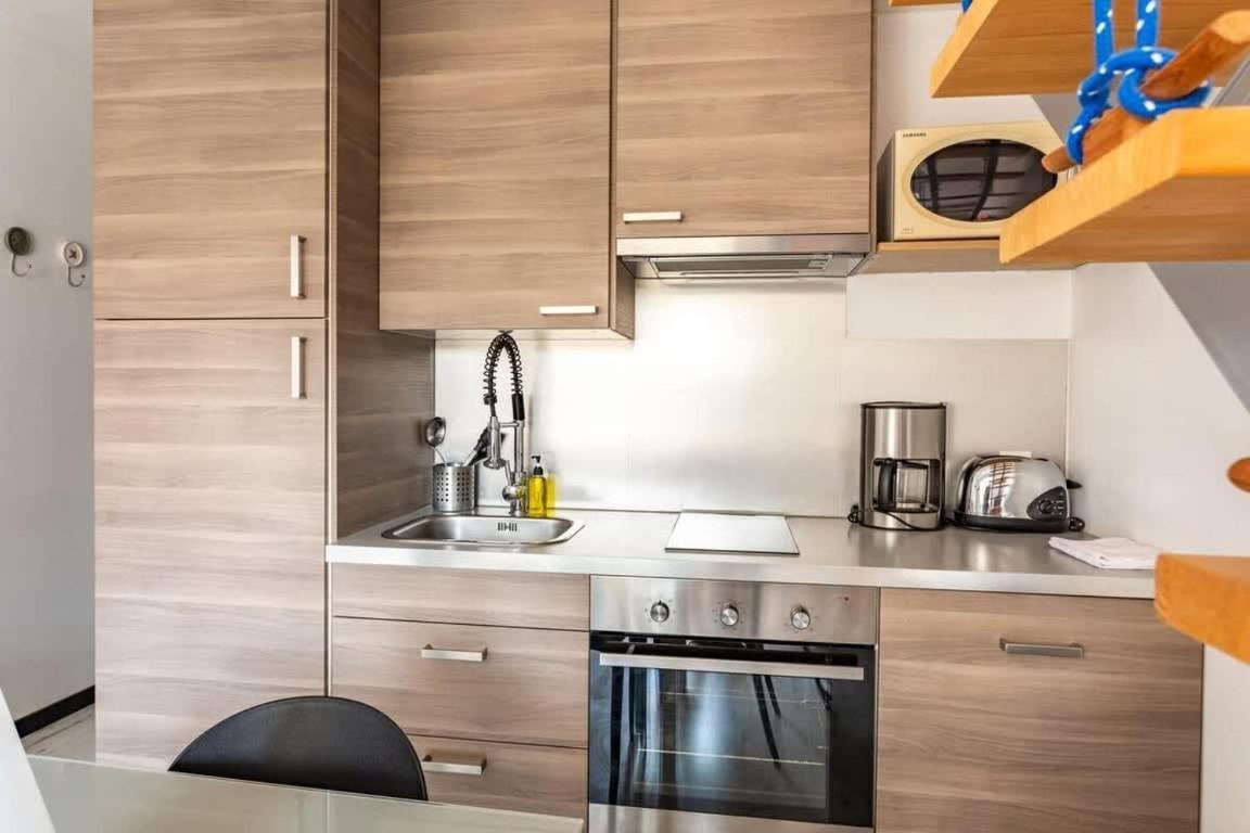 Le Capucin - Petit Duplex Avec Place De Parking Динар Экстерьер фото
